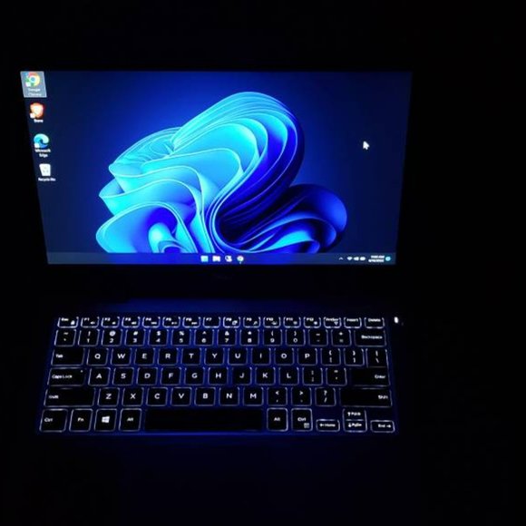 Dell Inspiron 7370 FHD TOUCH Laptop - i5-8250U CPU✔8GB RAM✔1TB SSD✔WIN 11 - Picture 10 of 12